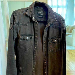 Zara ripped buttons down, wore a few times. Size:M